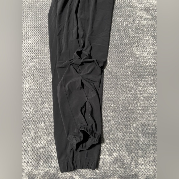 Lululemon Surge Jogger, Black Jogger Pants Size 8 - Picture 6 of 7